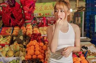 爱丝美图：高叉裙下的妙趣横生，你敢不敢看？