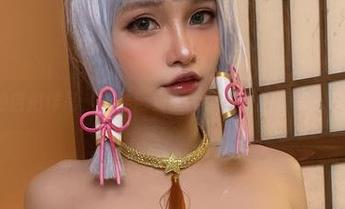 Azami的自拍作品：人类历史上第二好看的事情——下载吧！