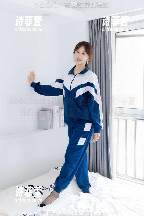 BoBoSocks袜啵啵 - 叠穿新境界！小甜豆的白棉袜和资源合体，猫感爆棚