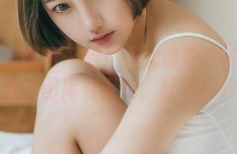 GIRLT果团网 – 看！周大萌在户外的随性姿态，图库有存货，赶紧下载！