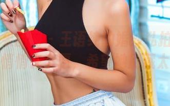 GIRLT果团网 – 王语纯的婚纱私拍：在图包里悄悄许个愿，希望她别藏太深。