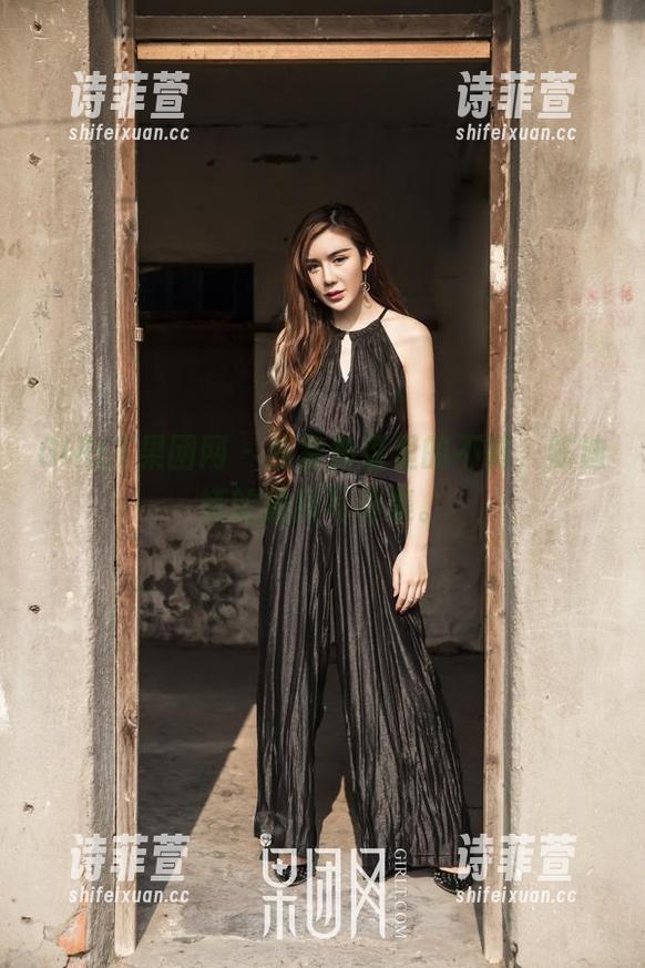 GIRLT果团网-陈迪娅 GIRLT果团网 - 教室角落里的不羁,陈迪娅的最新写真集。