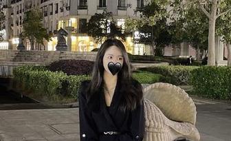 微密圈 – 免费送校服原图，想怎么搭配随你。July芝岚果然是时尚界的奇葩！