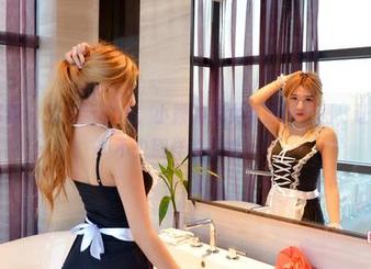 PANS写真 – 又有新动作，小颖的兔女郎最新套图，让我想到了不少别样的可能…