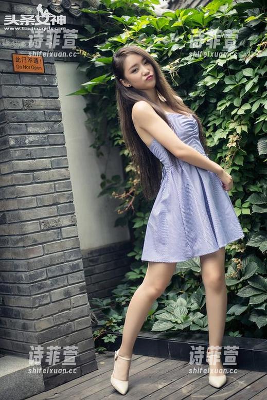 TouTiao头条女神-张梓柔 TouTiao头条女神 - 一本正经地说,张梓柔和那红裙,天生一对,原图证明了这一点