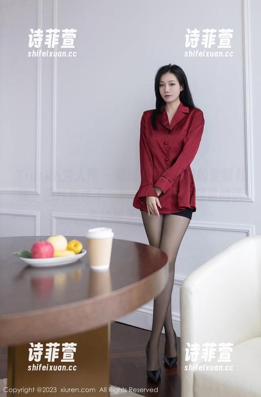 Xiuren秀人网-喵喵JOJO Xiuren秀人网 - 喵喵JOJO和她的定制礼服,照片留住了一瞬,却有无数想说的话,奇妙得无法言喻。