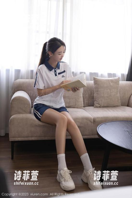 Xiuren秀人网-是小逗逗 Xiuren秀人网 - 作品:是小逗逗的学妹,全套穿搭,明明该上课的!
