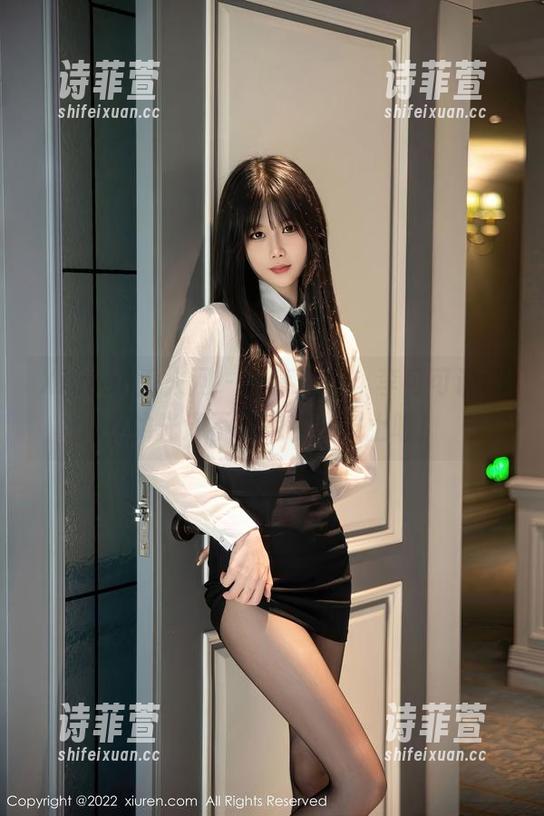 Xiuren秀人网-李可可 Xiuren秀人网 - 油亮图包:李可可说,我的光泽不只是在头发上喔!