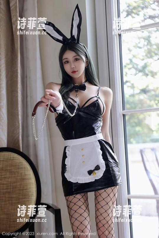 Xiuren秀人网-林乐一 Xiuren秀人网 - 在林乐一的泳池里,图片里的波光粼粼,夏天的味道都飘出来了。