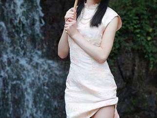 Xiuren秀人网 – 林文文的短裙写真，原图都在和我打招呼，有没有被吸引？