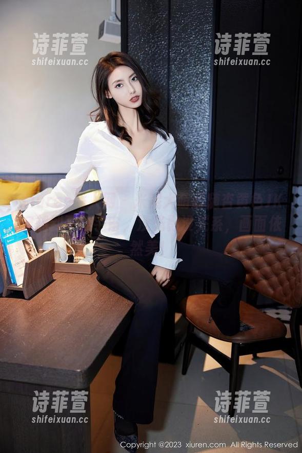 Xiuren秀人网-米妮大萌萌 Xiuren秀人网 - 米妮大萌萌随杏黄色JK穿越到平行宇宙,没光影没关系,画面依然美!