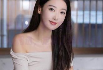 Xiuren秀人网 – 黑丝与苏小曼babyface的相遇，定制了我的心思
