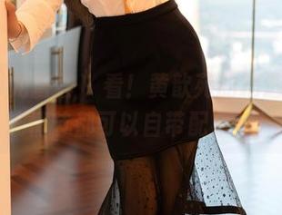 YouMi尤蜜荟 – 看！黄歆苑的精选套图，连情节都可以自带配乐哦！