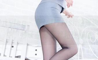 beautyleg – 在JellYfish的海边写真中，沙子总是喜欢粘在脚底