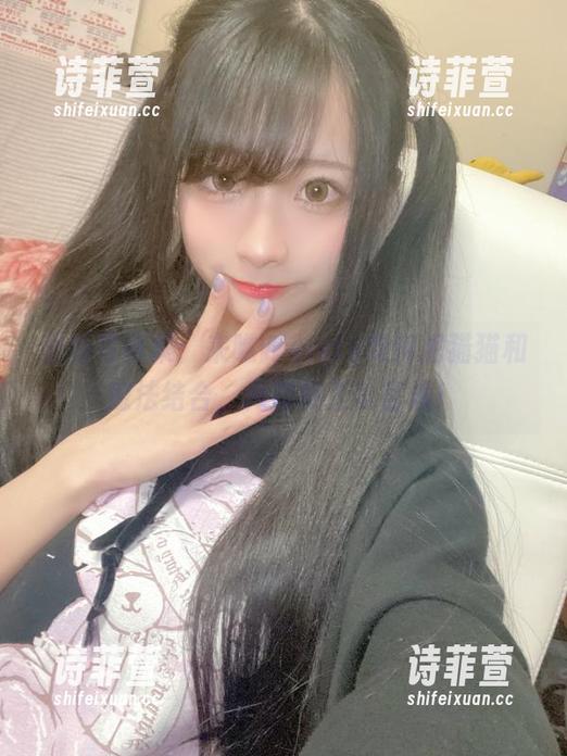 最新写真集：来瞧Wendy如何把猫猫和魔法结合，兴奋得无以言表！
