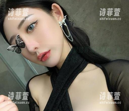 微密圈 - 原图：不爱笑的赛琳抛弃浪漫隐私，勇敢公之于众！