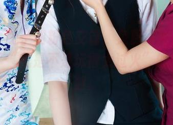 丽柜 – 兔子和粉色交锋，免费写真里居然出现了“我是不是玩得太过火”的思考时刻。