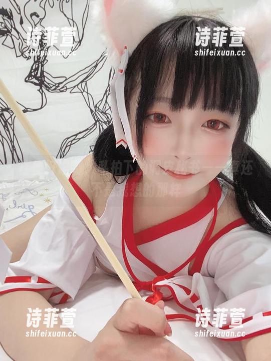 佳佳好难啊，私拍下的调皮秘书——真还不是我想的那样