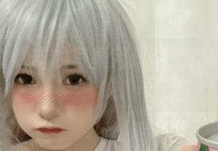 看吧！倦倦喵的写真用透明撩拨着我的视线