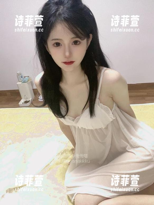 清晨的倦倦喵，白睡衣加持请自行想象，原图和更新，一举一动都在偷懒。