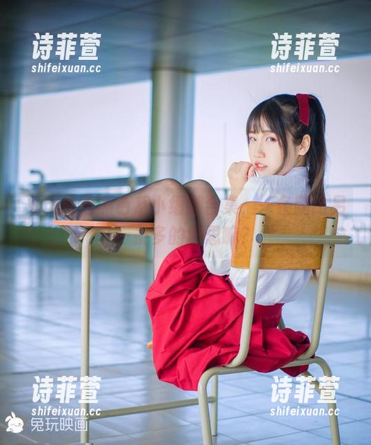 兔玩映画黑色系小细腿合集，一条腿比另一条多的意思嘛？