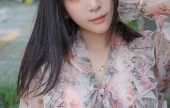 哦，姜仁卿(강인경)的棉袜障眼法，无圣光的浪漫，图片里,你甚至能觉得袜子柔软的触感？