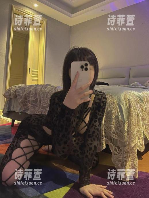 宋昱欣 微密圈 - 海边漫步,宋昱欣的美图下载技能全开!