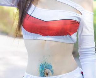 尤蜜荟 – 小尤奈的吊带在线发布，作品美得让人想说“哎呦不错哦”！