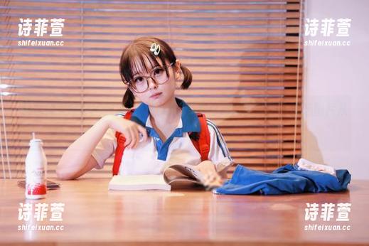 幼水铃衣带你回到那个只会吃泡面和打游戏的校园，精选图片从未如此真实！