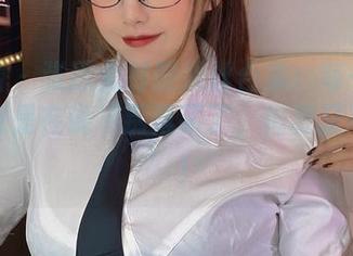 微密圈 – 张思允制服黑丝合集：每一次更新都像是在说‘别再买了，但我又不想停’！