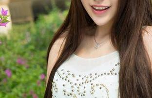 推女神 – 画面感满分的短裤，魏扭扭的分享容量似乎超出界限。