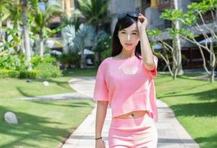 推女郎 – 最新潮流！Lina的短裙连空气都变得纸薄了。