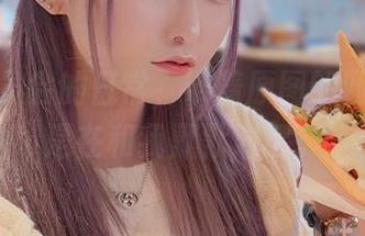 月城委员会的日常，带着原图的调皮，像是在和我默默对话。