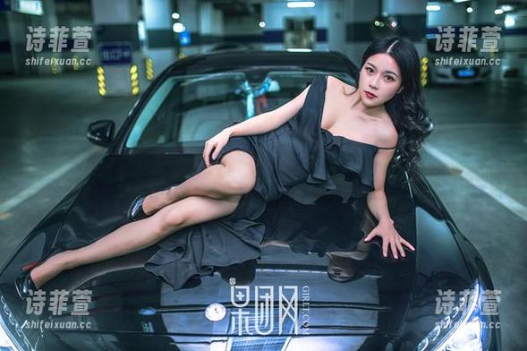 果团网 - 林弯弯制服写真集：难道是她的粉丝制服？谁能抵抗啊