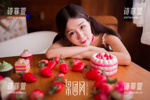 果团网 - 王语纯图集：无法抵挡的自我拍摄狂潮