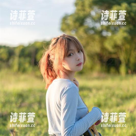 吉他妹妹私拍：梨瑾瑾和她的乐器之间的秘密交流