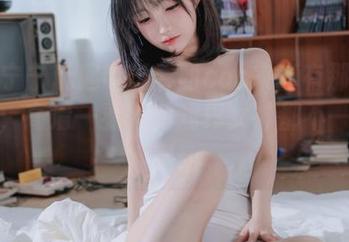 樱井宁宁玩起电玩春丽cos来真有那么一回事，高清一看，游戏界女神都不一定有她灵动。