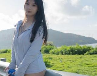 私拍图包：浅安安的女友又在撩人了！