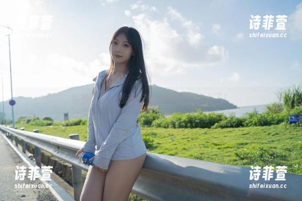 私拍图包：浅安安的女友又在撩人了！