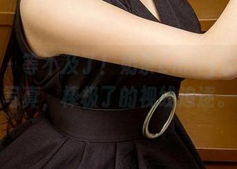 爱尤物 – 等不及了！奶茶Emily长腿福利写真，棒极了的视线追逐。