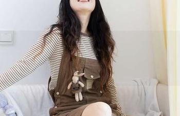 物恋传媒 – 看了Elise的写真，竟然想要下载夜风的诗歌，风儿你在哪儿呢？