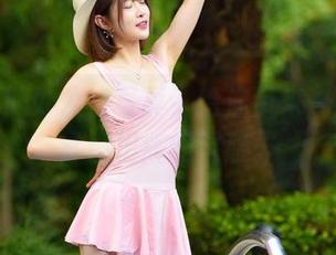 王羽杉的办公室写真，给你带来一些不按常理出牌的灵感。