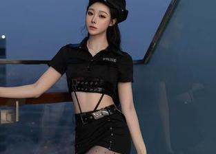 秀人网 – 黑白不易，安然anran的写真集提醒我，别总在色彩中过于沉迷，原图反而闪过了什么特别。