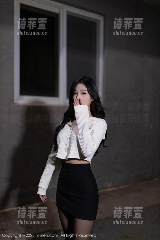 秀人网 - 柚柚小奶瓶新潮牛仔裤：通杀款式，这选中的每一张原图都是给你开的无形坑。