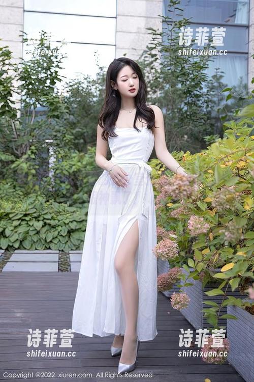 秀人网-美桃酱 秀人网 - 美桃酱的办公室作品:会议上她不说,眼神飘了!(图包)