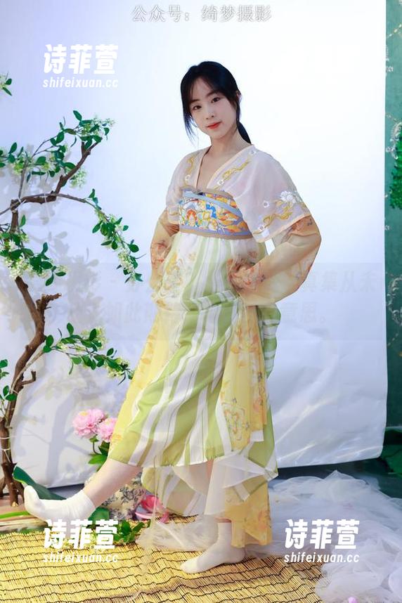 绮梦摄影-小艺 绮梦摄影 - 办公室?小艺最新写真集从未让人如此期待,哈哈!有意思。