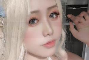 芊川一笑MNK的黑丝写真集，一言不合就下载！