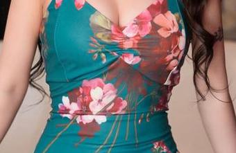 花漾show – 宋kiki的办公室神奇秘籍：免费写真如何搭配午饭？