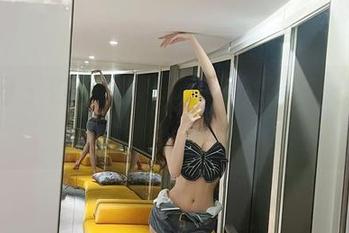 微密圈 – 粉色葛征，套图轻松点，无圣光到底是不是更好？