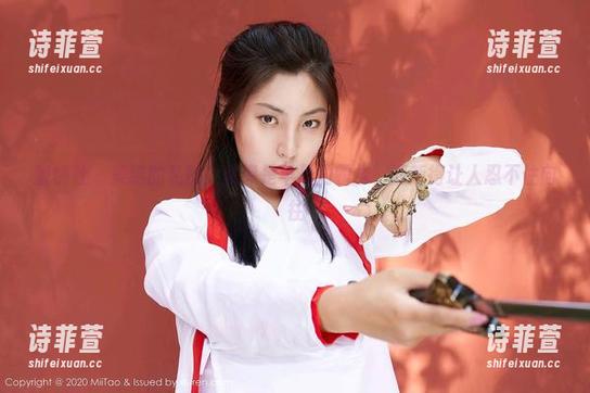 蜜桃社-美绪 蜜桃社 - 美绪的私拍:就像是早晨的露水,清新得让人忍不住向往